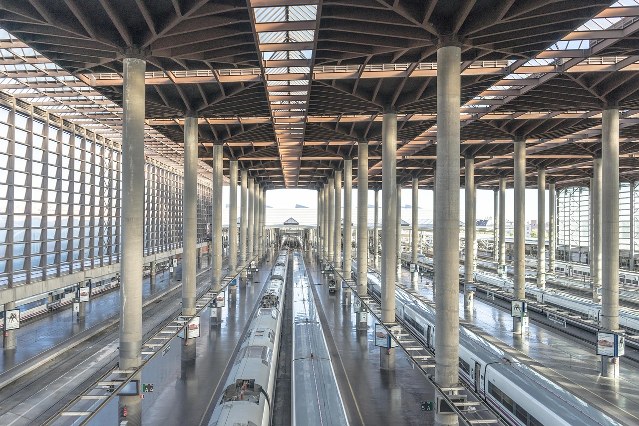 中泰铁路在建隧道塌方，三人失踪——挑战与应对