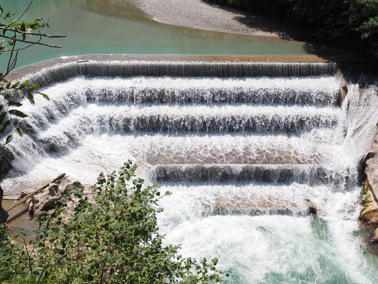 四川最大的超级水库首次蓄满，水资源的新里程碑